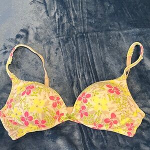 🎀🎀 Victoria’s Secret 🎀🎀 Floral Print Bra - Pink and Yellow, green and cream.